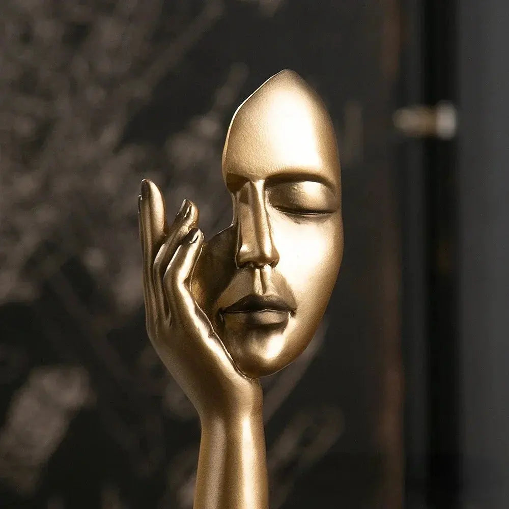 Resin Sculpture Figurines Statue Desktop Ornaments Light Luxury Art Crafts LAVIVA